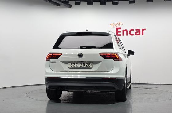Volkswagen Tiguan 2.0 TDI Premium — пробег 149 049 км — фото 4 из 5