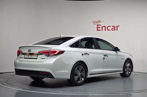 Hyundai Sonata 2.0 HEV Premium — пробег 131 413 км — фото 2 из 5