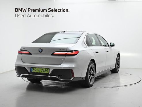 BMW 7-Series 740i xDrive M Sport — пробег 4 419 км — фото 2 из 5