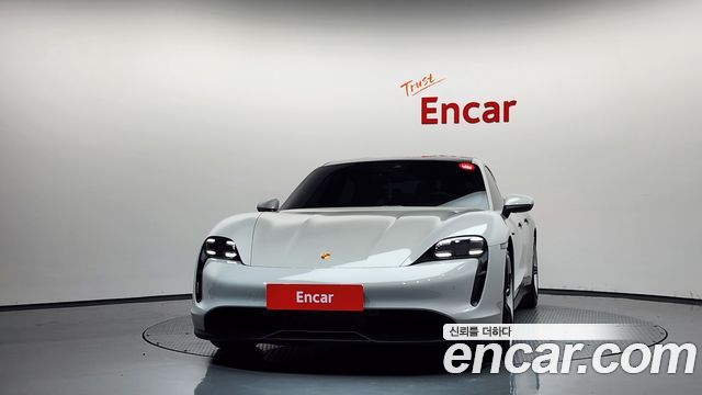 Porsche Taycan Base — пробег 45 609 км — фото 3 из 5