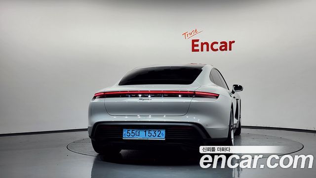 Porsche Taycan Base — пробег 45 609 км — фото 4 из 5