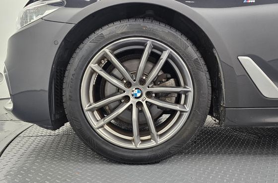 BMW 5-Series 520d xDrive M Sport Package Plus — пробег 53 989 км — фото 5 из 5