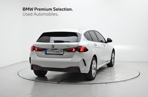 BMW 1-Series 120 — пробег 3 300 км — фото 2 из 5