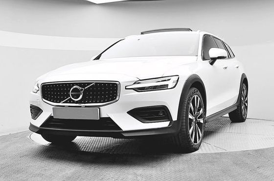 Volvo V60 B5 Ultimate AWD — пробег 46 489 км — фото 1 из 5