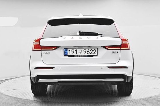 Volvo V60 B5 Ultimate AWD — пробег 46 489 км — фото 3 из 5
