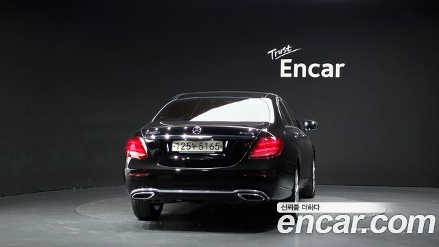 Mercedes-Benz E-Class из Кореи Encar