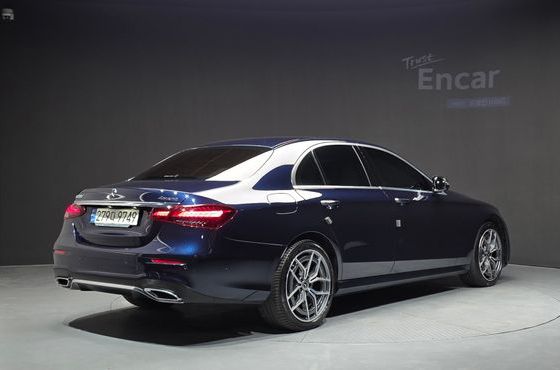 Mercedes-Benz E-Class E220d 4MATIC AMG Line — пробег 73 787 км — фото 2 из 5