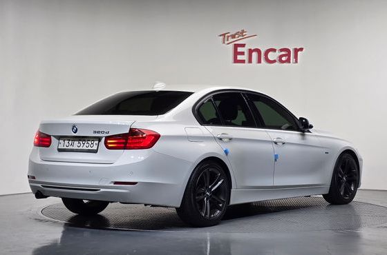 BMW 3-Series 320d Sport — пробег 118 734 км — фото 2 из 5