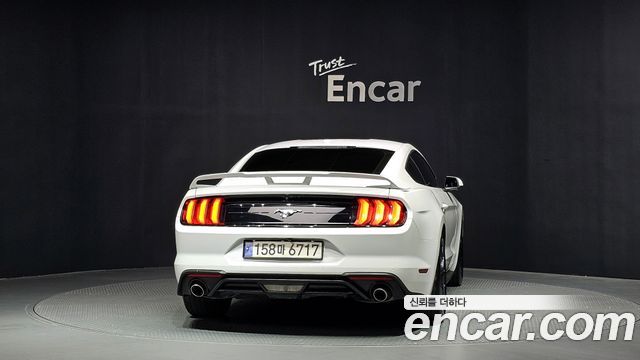 Ford Mustang Coupe — пробег 105 407 км — фото 4 из 5
