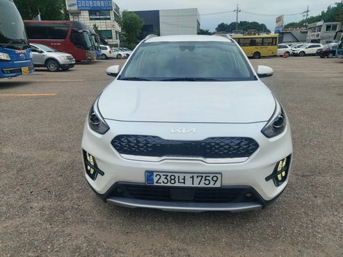 Kia Niro 1.6 HEV Prestige — пробег 40 000 км — фото 1 из 5