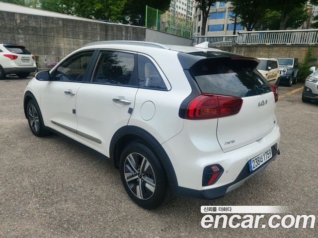 Kia Niro 1.6 HEV Prestige — пробег 40 000 км — фото 5 из 5