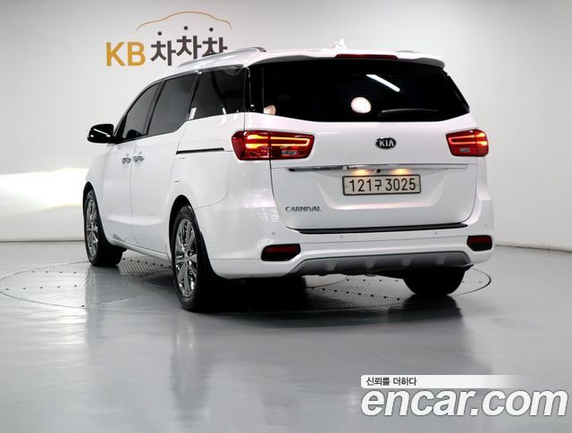 Kia Carnival из Кореи Encar