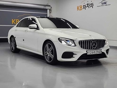 Mercedes-Benz E-Class E300 4MATIC AMG Line — пробег 123 447 км — фото 2 из 5