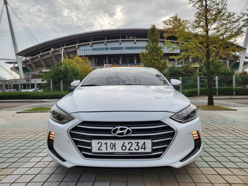 Hyundai AVANTE 1.6 GDI Value Plus — пробег 222 000 км — фото 3 из 5