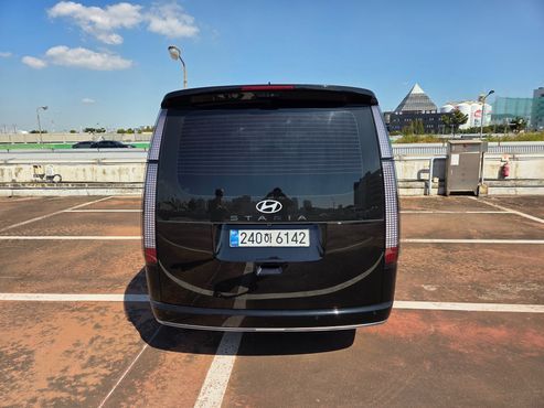 Hyundai Staria L3.5 Lounge 7-Seater Inspiration — пробег 1 072 км — фото 2 из 5