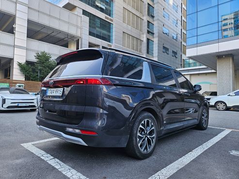 Kia Carnival Diesel 11-Seater Prestige — пробег 62 800 км — фото 2 из 5