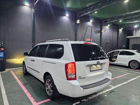 Kia Carnival Grand Carnival GLX Premium — пробег 282 000 км — фото 2 из 5