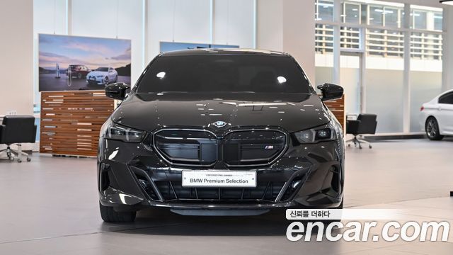 BMW i5 M60 xDrive — пробег 9 609 км — фото 2 из 5