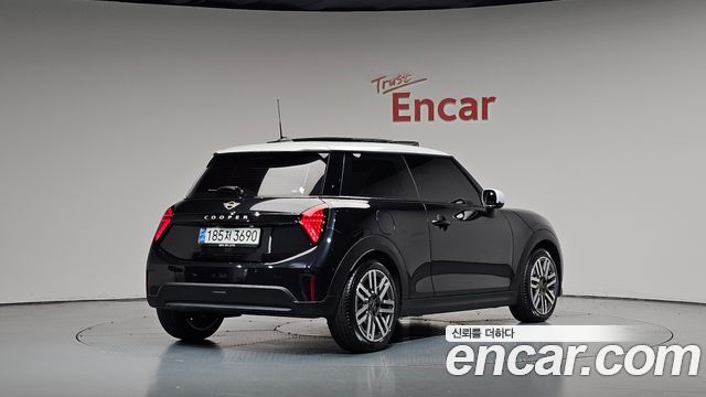 Mini Cooper Classic — пробег 16 109 км — фото 2 из 5