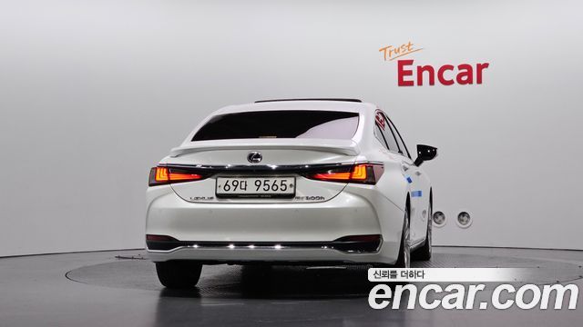 Lexus ES Executive — пробег 145 757 км — фото 4 из 5