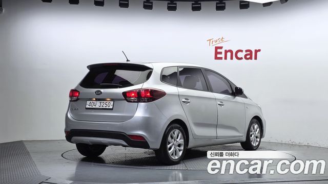 Kia Carens из Кореи Encar