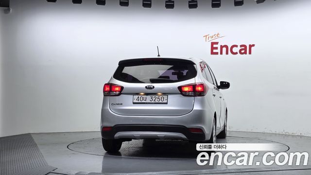 Kia Carens из Кореи Encar