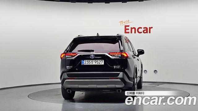 Toyota RAV4 2,5 4WD Hybrid LTD — пробег 17 309 км — фото 4 из 5