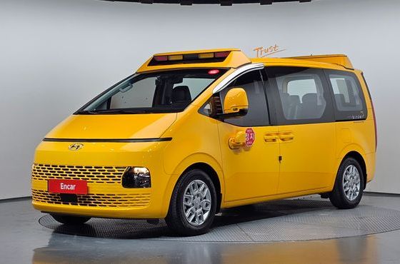 Hyundai Staria L3.5 Kinder Safety Car 11-Seater — пробег 47 531 км — фото 1 из 5