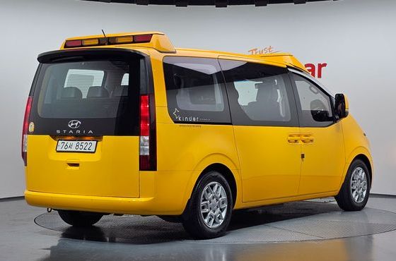 Hyundai Staria L3.5 Kinder Safety Car 11-Seater — пробег 47 531 км — фото 2 из 5