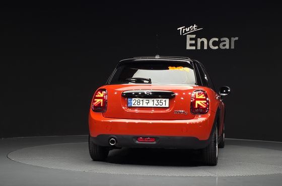 Mini Cooper 5Door Mid 3rd — пробег 32 892 км — фото 4 из 5