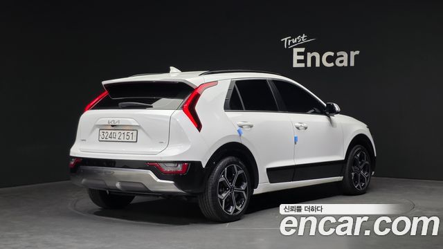 Kia Niro Signature — пробег 63 563 км — фото 2 из 5