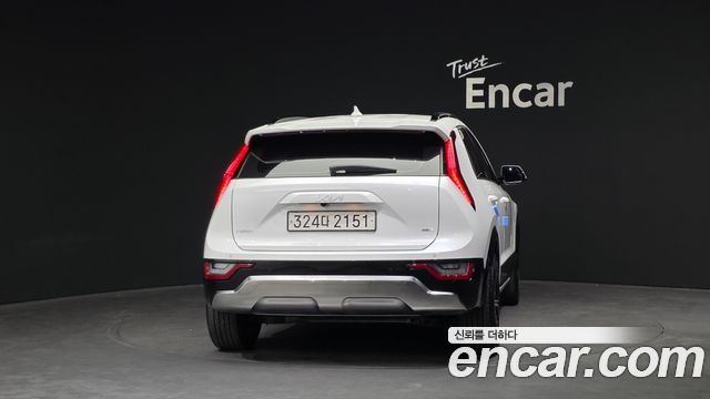 Kia Niro Signature — пробег 63 563 км — фото 4 из 5