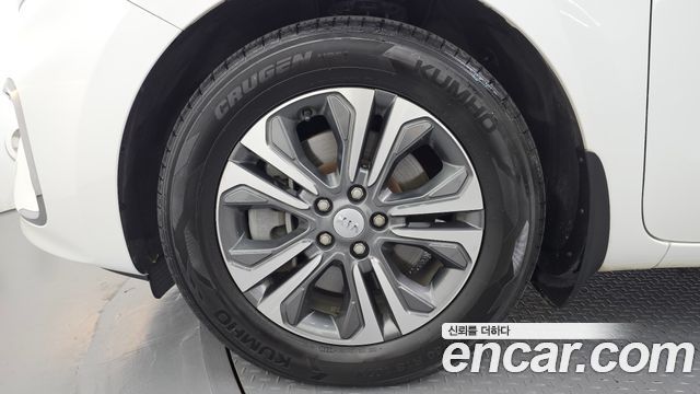 Kia Carnival 9-Seater Luxury — пробег 72 699 км — фото 5 из 5