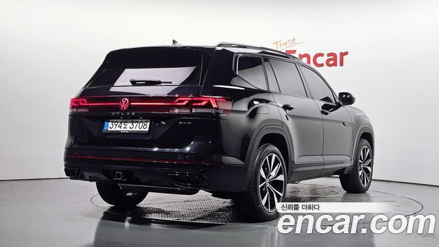 Volkswagen Atlas 2.0 TSI R-LINE 7-Seater — пробег 15 259 км — фото 2 из 5