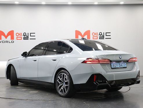 BMW i5 eDrive 40 M Sport — пробег 31 515 км — фото 4 из 5