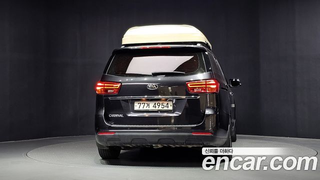 Kia Carnival 11-Seater Prestige — пробег 86 488 км — фото 4 из 5