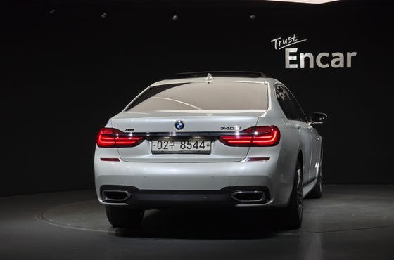 BMW 7-Series 740Li xDrive M Sport Package — пробег 166 585 км — фото 4 из 5