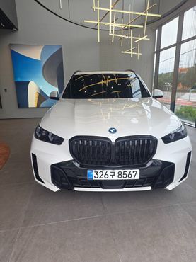 BMW X5 xDrive 50e M Sport — пробег 5 000 км — фото 3 из 5