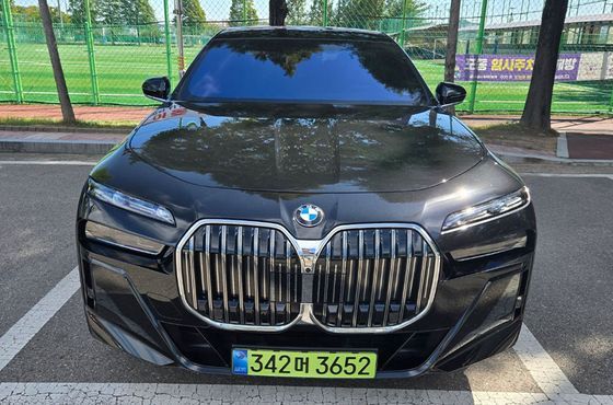BMW 7-Series 740d xDrive M Sport — пробег 1 434 км — фото 1 из 5