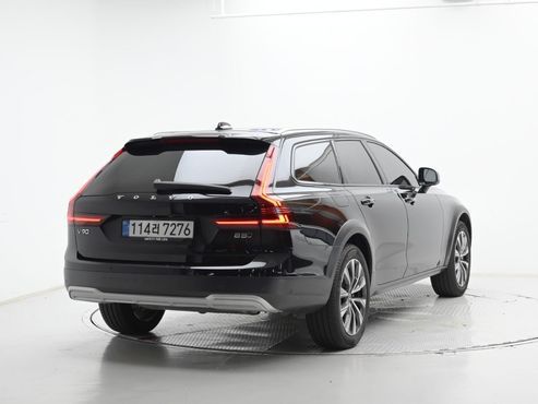 Volvo V90 B5 Ultra AWD — пробег 6 634 км — фото 2 из 5