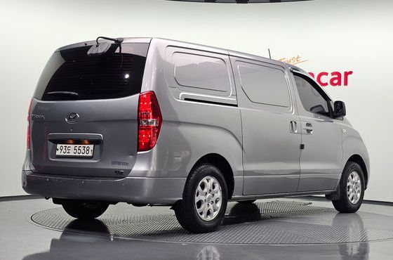 Hyundai Starex 3-Seater LPi VAN CVX Luxury — пробег 267 588 км — фото 2 из 5