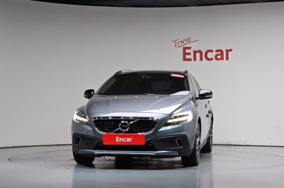 Volvo V40 D3 — пробег 53 474 км — фото 3 из 5