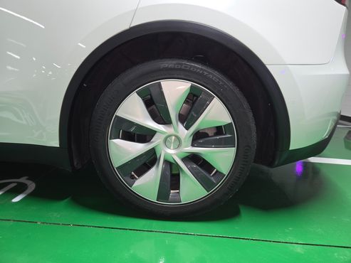 Tesla Model Y Long Range AWD — пробег 59 500 км — фото 5 из 5