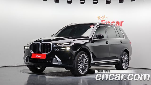 BMW X7 xDrive 40i Design Pure Excellence 6-Seater — пробег 26 714 км — фото 1 из 5