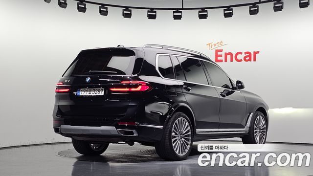 BMW X7 xDrive 40i Design Pure Excellence 6-Seater — пробег 26 714 км — фото 2 из 5