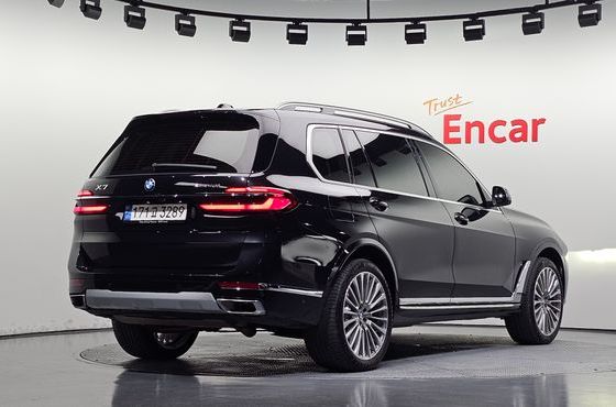 BMW X7 xDrive 40i Design Pure Excellence 6-Seater — пробег 26 714 км — фото 2 из 5