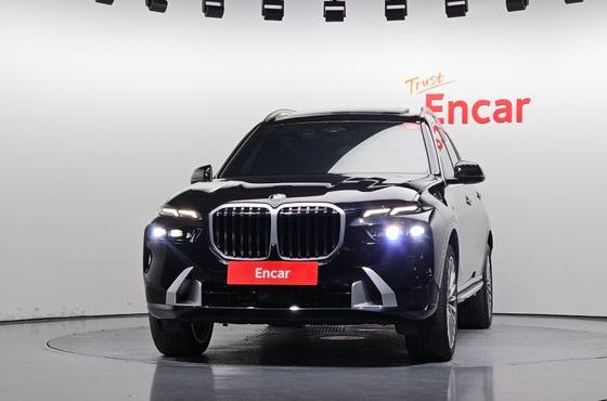 BMW X7 xDrive 40i Design Pure Excellence 6-Seater — пробег 26 714 км — фото 3 из 5