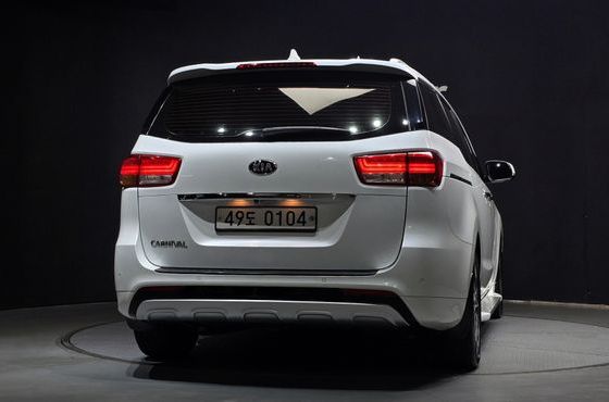 Kia Carnival 9-seater Prestige — пробег 146 700 км — фото 4 из 5