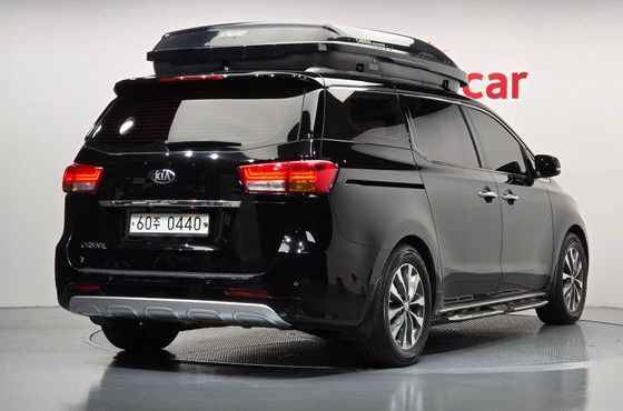 Kia Carnival 9-seater Prestige — пробег 236 261 км — фото 2 из 5