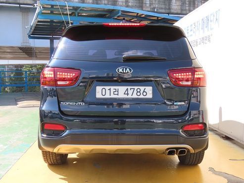 Kia Sorento Diesel 2.0 2WD Prestige — пробег 177 442 км — фото 3 из 5